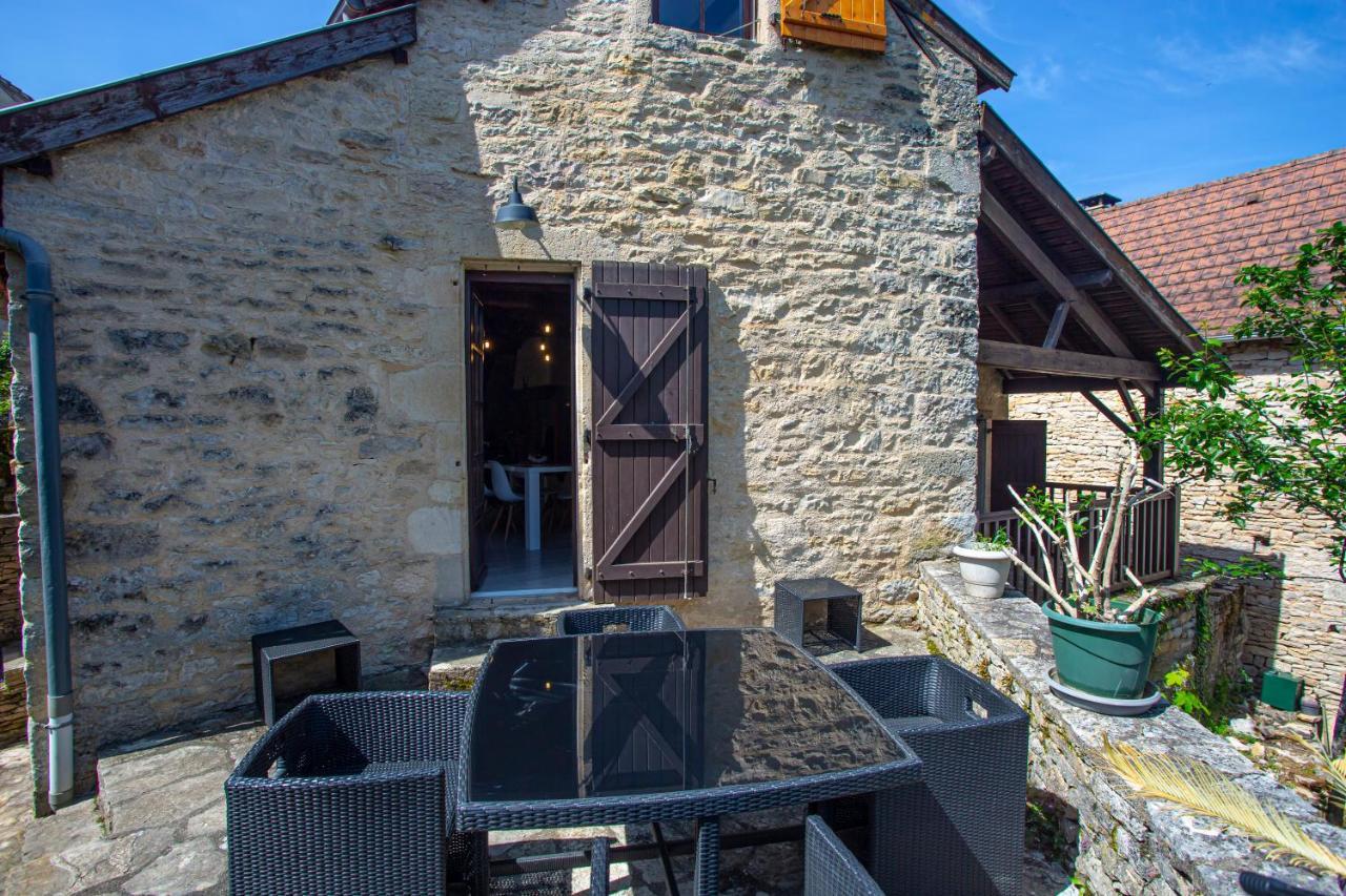 Maison En Pierres Au Coeur Du Village Medieval De Villeneuve Buitenkant foto