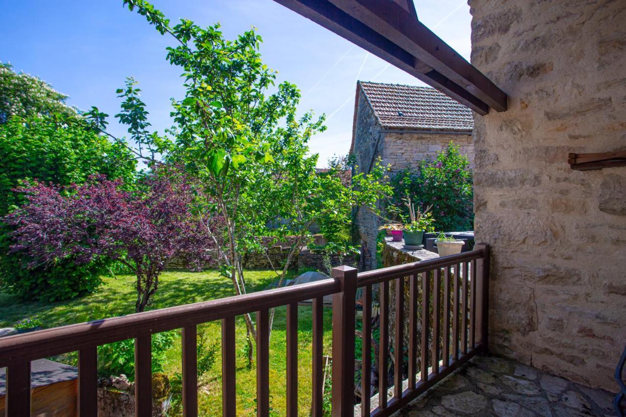Maison En Pierres Au Coeur Du Village Medieval De Villeneuve Buitenkant foto