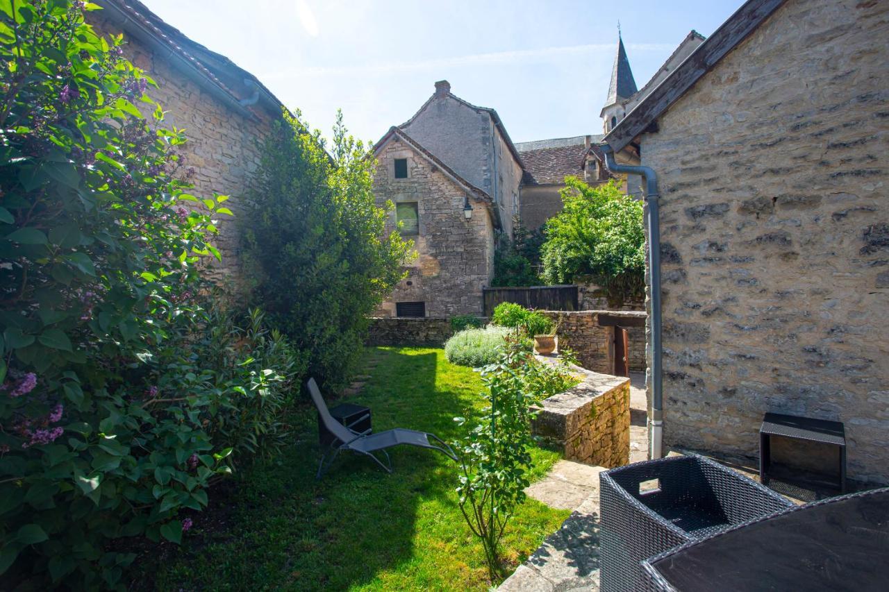 Maison En Pierres Au Coeur Du Village Medieval De Villeneuve Buitenkant foto