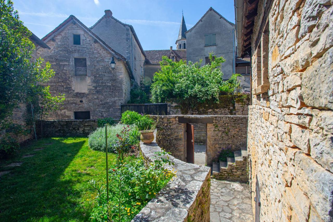 Maison En Pierres Au Coeur Du Village Medieval De Villeneuve Buitenkant foto
