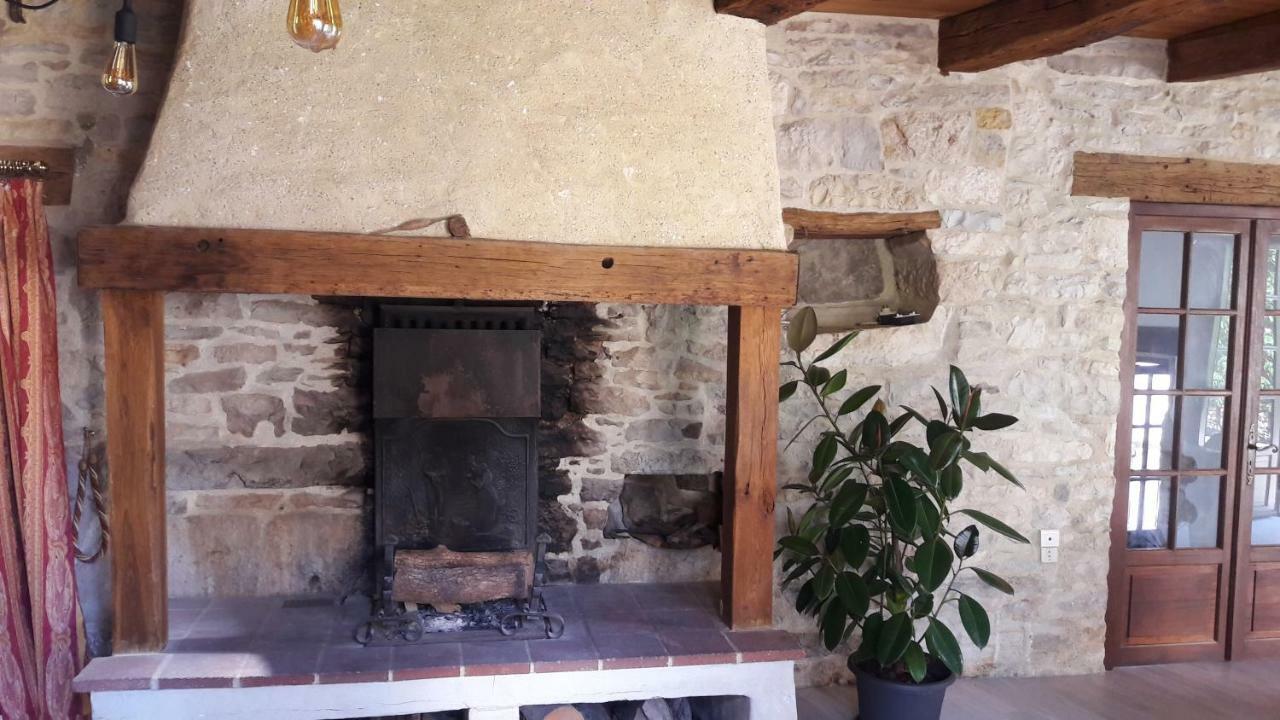Maison En Pierres Au Coeur Du Village Medieval De Villeneuve Buitenkant foto