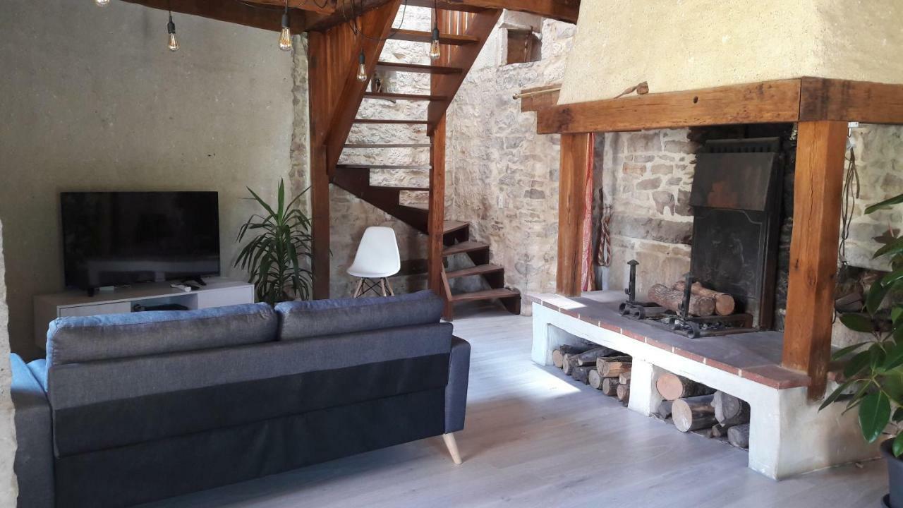 Maison En Pierres Au Coeur Du Village Medieval De Villeneuve Buitenkant foto